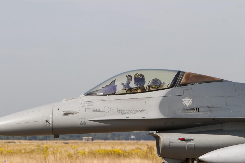 cockpit d'un avion de chasse